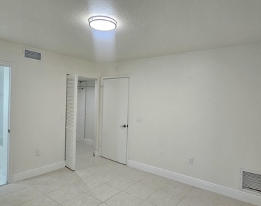 3770 N Jog Road - Photo Thumbnail 4