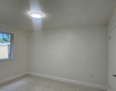 3770 N Jog Road - Photo Thumbnail 10