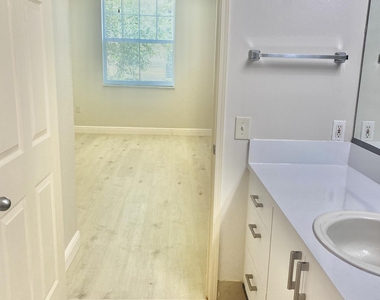 630 S Sapodilla Avenue - Photo Thumbnail 12