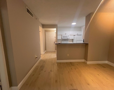 630 S Sapodilla Avenue - Photo Thumbnail 6