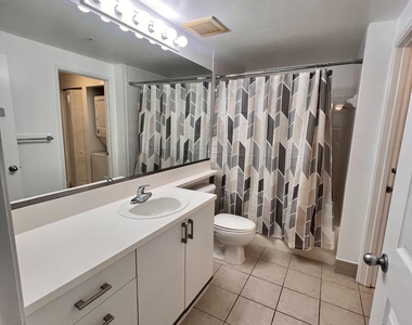 630 S Sapodilla Avenue - Photo Thumbnail 9