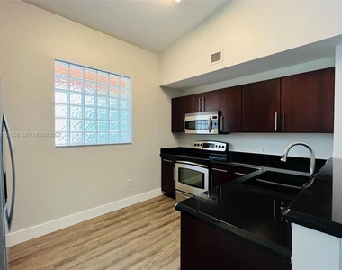 6944 Sw 39th Street - Photo Thumbnail 3