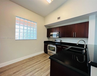 6944 Sw 39th Street - Photo Thumbnail 1