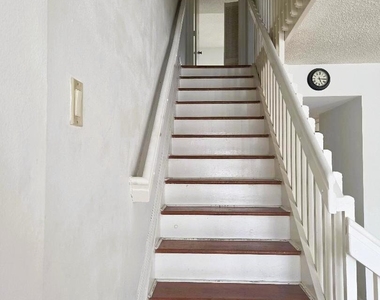 9187 Fontainebleau Boulevard - Photo Thumbnail 7