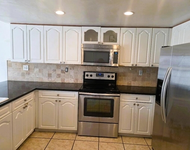 9187 Fontainebleau Boulevard - Photo Thumbnail 3