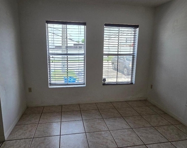 9187 Fontainebleau Boulevard - Photo Thumbnail 10