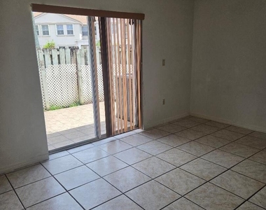 9187 Fontainebleau Boulevard - Photo Thumbnail 15
