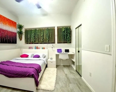 3356 Bird Avenue - Photo Thumbnail 3