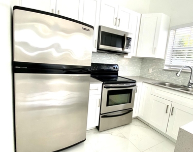 3356 Bird Avenue - Photo Thumbnail 6