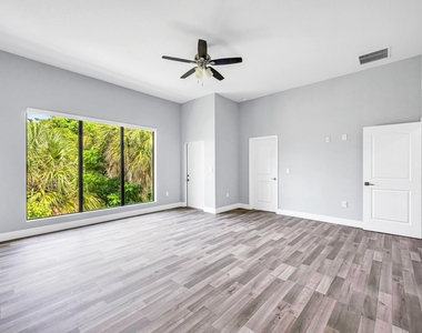 333 Nw 41st Street - Photo Thumbnail 25
