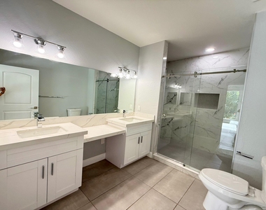 333 Nw 41st Street - Photo Thumbnail 9