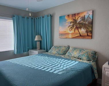 302 New Hampshire Street - Photo Thumbnail 4