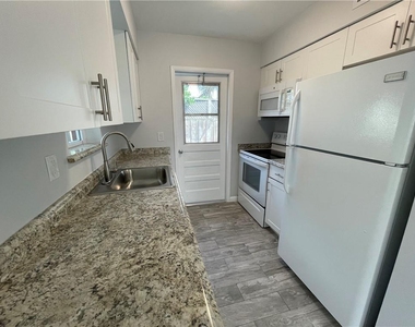616 Ne 11th Avenue - Photo Thumbnail 12