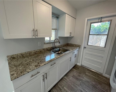 616 Ne 11th Avenue - Photo Thumbnail 10