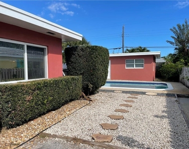616 Ne 11th Avenue - Photo Thumbnail 2