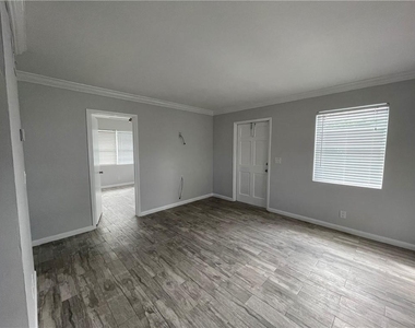 616 Ne 11th Avenue - Photo Thumbnail 11