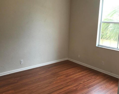 3545 Forest Hill Boulevard - Photo Thumbnail 5