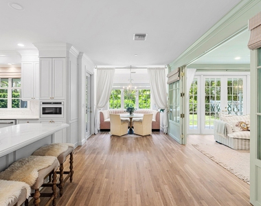 477 Ne Spanish Court - Photo Thumbnail 18