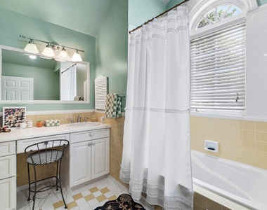 477 Ne Spanish Court - Photo Thumbnail 50