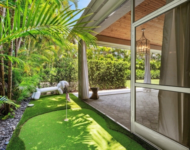 477 Ne Spanish Court - Photo Thumbnail 30