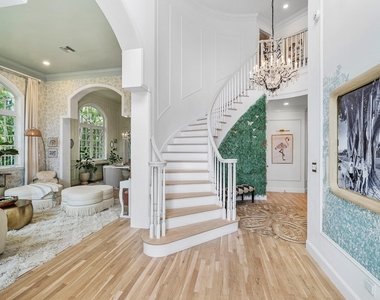 477 Ne Spanish Court - Photo Thumbnail 5