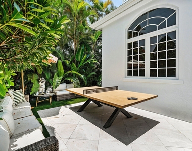 477 Ne Spanish Court - Photo Thumbnail 28