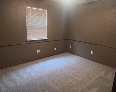 2900 Green Canyon Drive - Photo Thumbnail 12