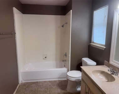 2900 Green Canyon Drive - Photo Thumbnail 7