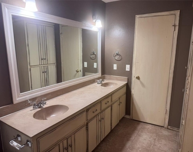 2900 Green Canyon Drive - Photo Thumbnail 8