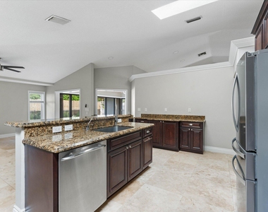1598 Sw 5th Avenue - Photo Thumbnail 9