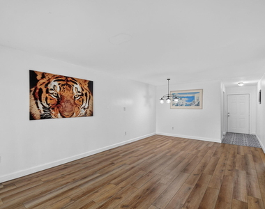 1505 Crescent Circle - Photo Thumbnail 18