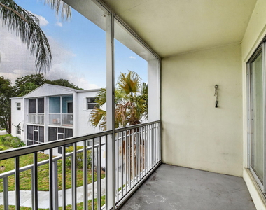 1505 Crescent Circle - Photo Thumbnail 31