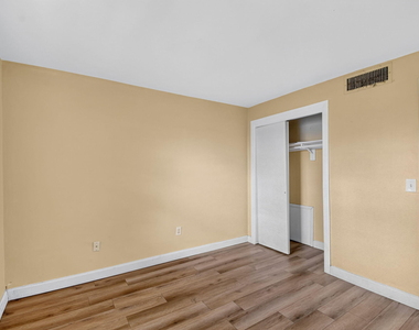 1505 Crescent Circle - Photo Thumbnail 27