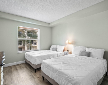 4307 Tuscany Way - Photo Thumbnail 14