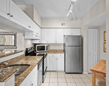 4307 Tuscany Way - Photo Thumbnail 8