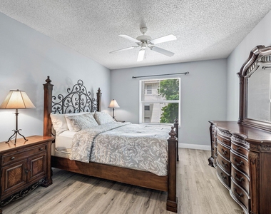 4307 Tuscany Way - Photo Thumbnail 17