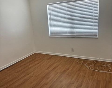 4700 N Flagler Drive - Photo Thumbnail 2