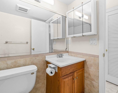 52 Kingswood C - Photo Thumbnail 11