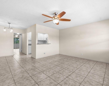 52 Kingswood C - Photo Thumbnail 1