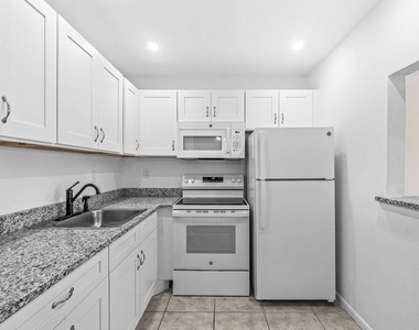 52 Kingswood C - Photo Thumbnail 3