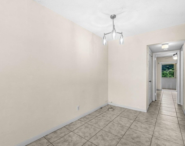 52 Kingswood C - Photo Thumbnail 9