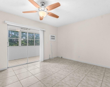 52 Kingswood C - Photo Thumbnail 16