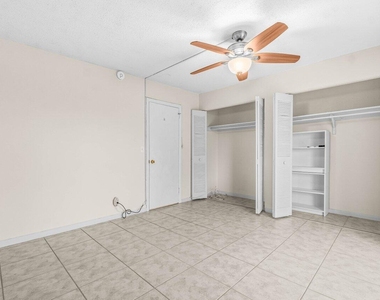 52 Kingswood C - Photo Thumbnail 13