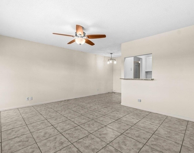 52 Kingswood C - Photo Thumbnail 2