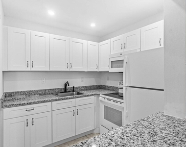 52 Kingswood C - Photo Thumbnail 6