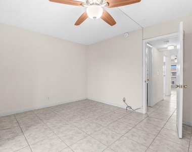 52 Kingswood C - Photo Thumbnail 15
