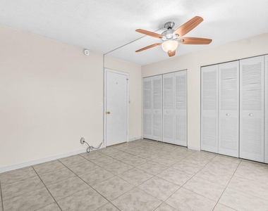 52 Kingswood C - Photo Thumbnail 14