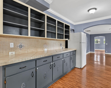 1005 Selkirk Street - Photo Thumbnail 15