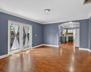 1005 Selkirk Street - Photo Thumbnail 9