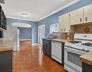 1005 Selkirk Street - Photo Thumbnail 14